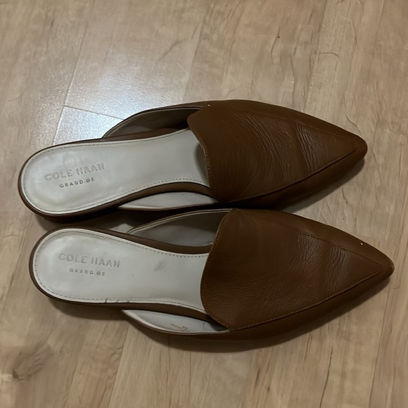 Cole Haan Women’s Piper Loafer Mule in color British Tan, size 7.5 - Picture 4 of 6